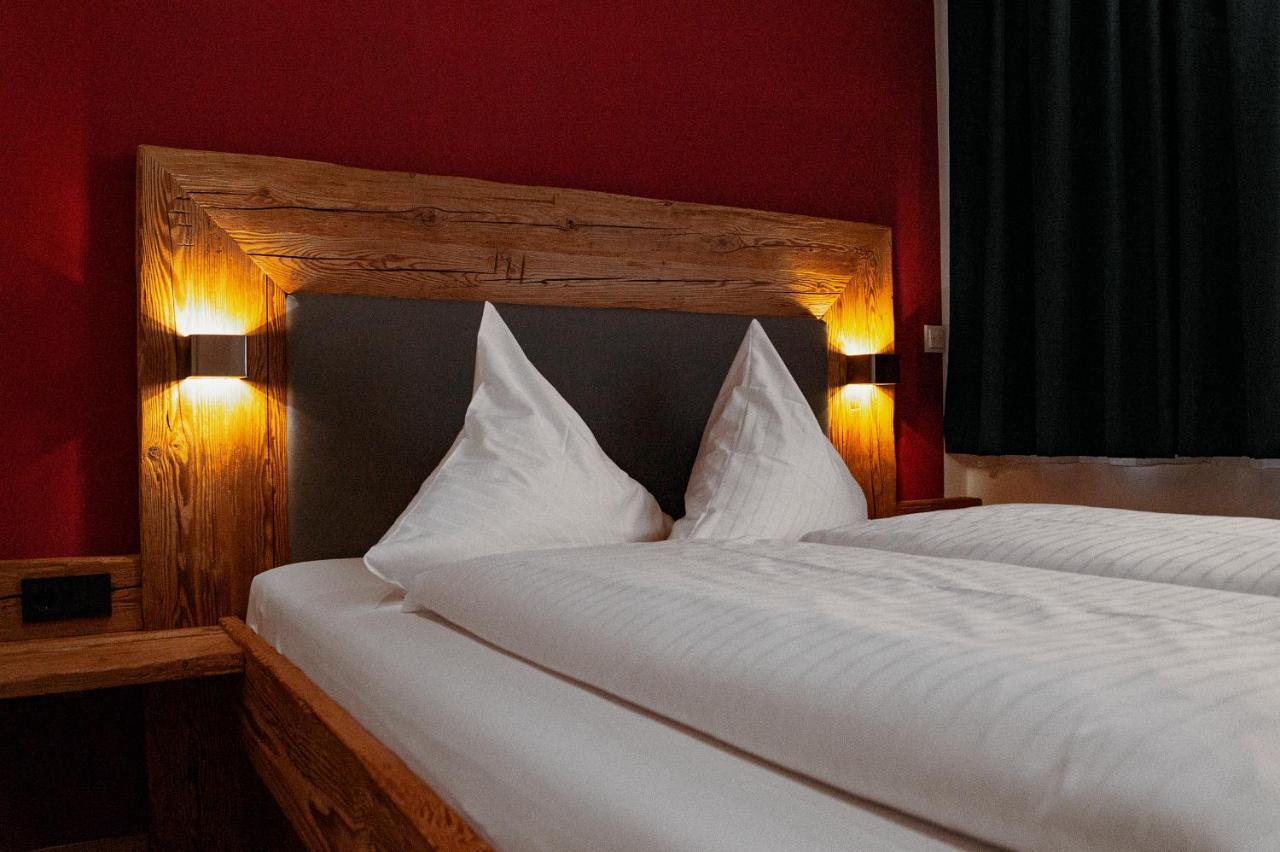 Hotel Almwirt Haar  Ngoại thất bức ảnh