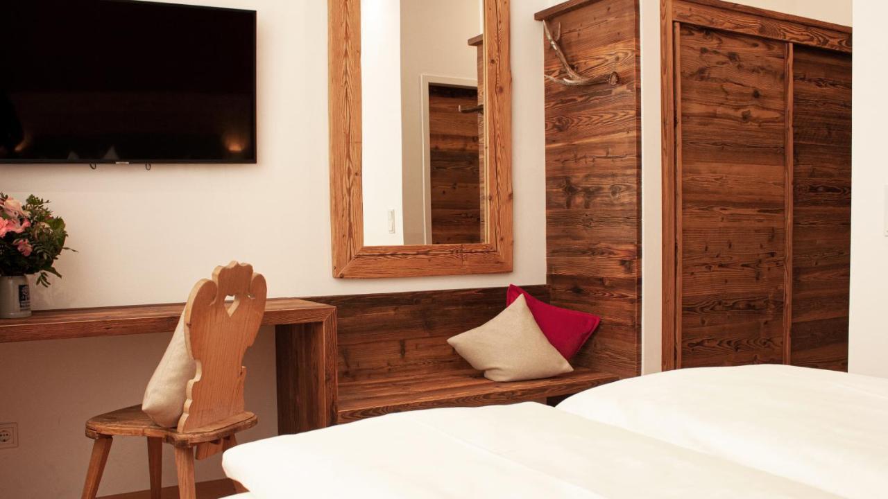 Hotel Almwirt Haar  Ngoại thất bức ảnh